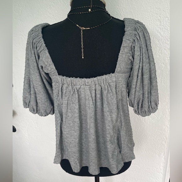 Millibon Women’s Gray Swing Top with Swiss Dots and Puff Sleeve Detail size M - Picture 4 of 8